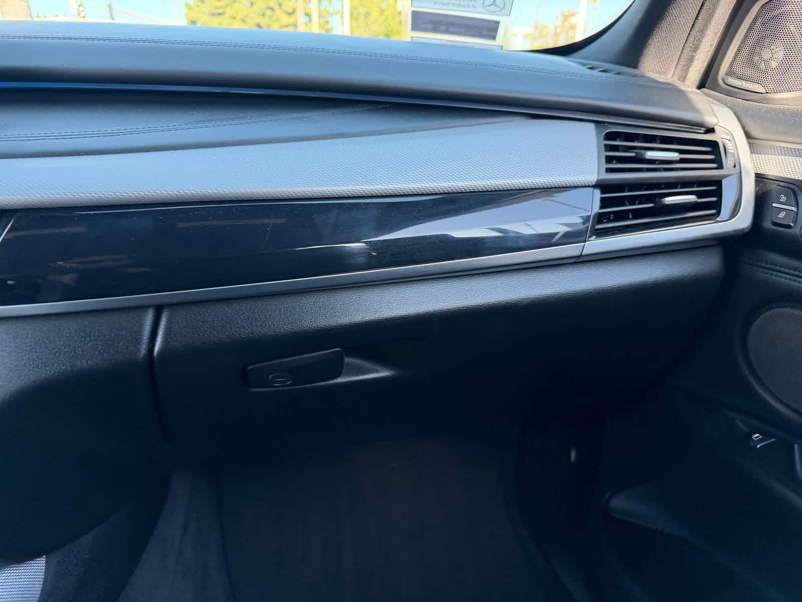 Thumbnail: 2015 BMW X5 - 17
