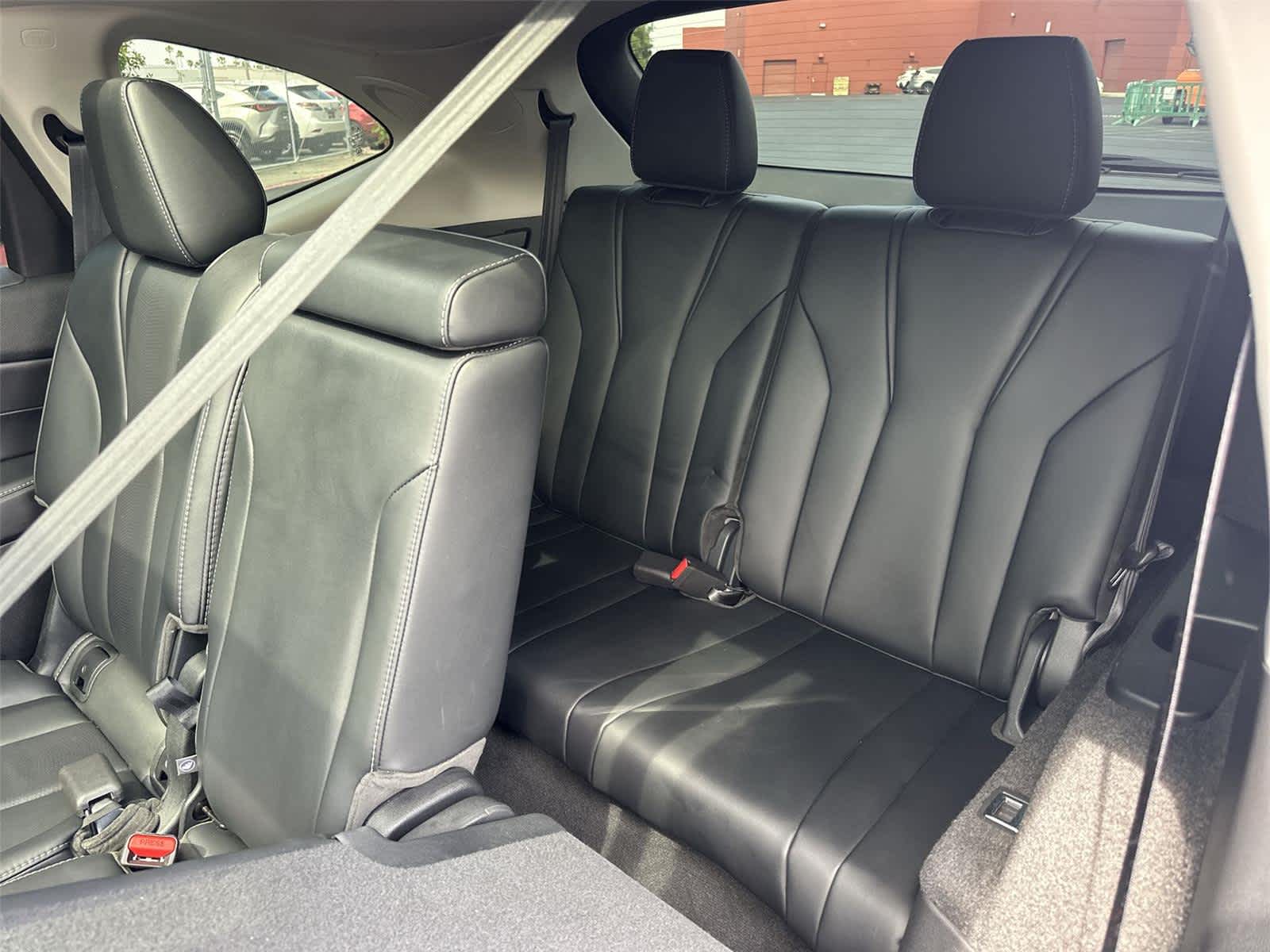 Thumbnail: 2025 Acura MDX - 32