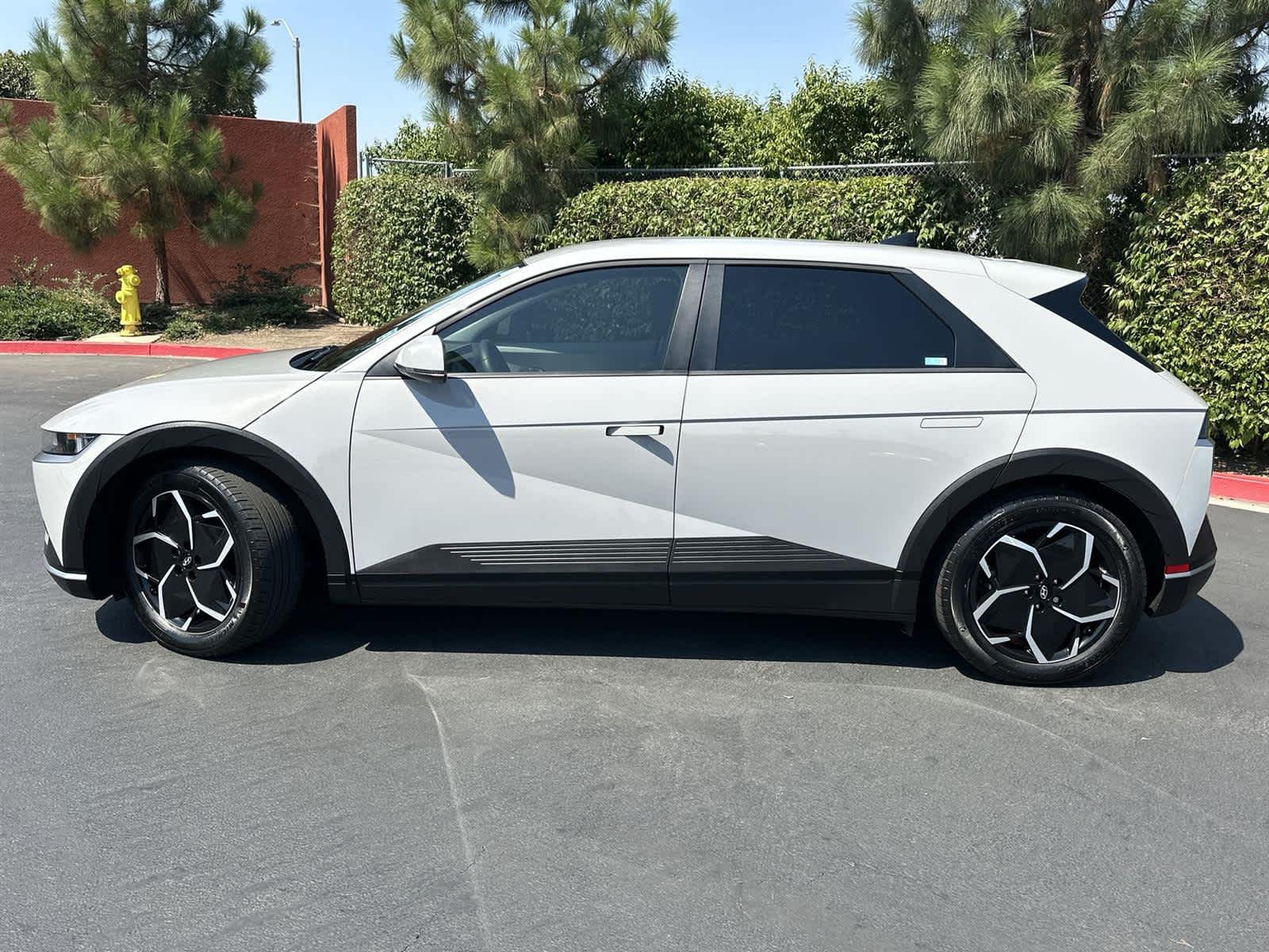Thumbnail: 2024 Hyundai Ioniq 5 - 3