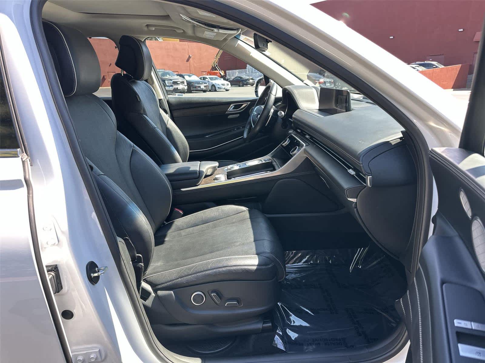 Thumbnail: 2021 Genesis GV80 - 14