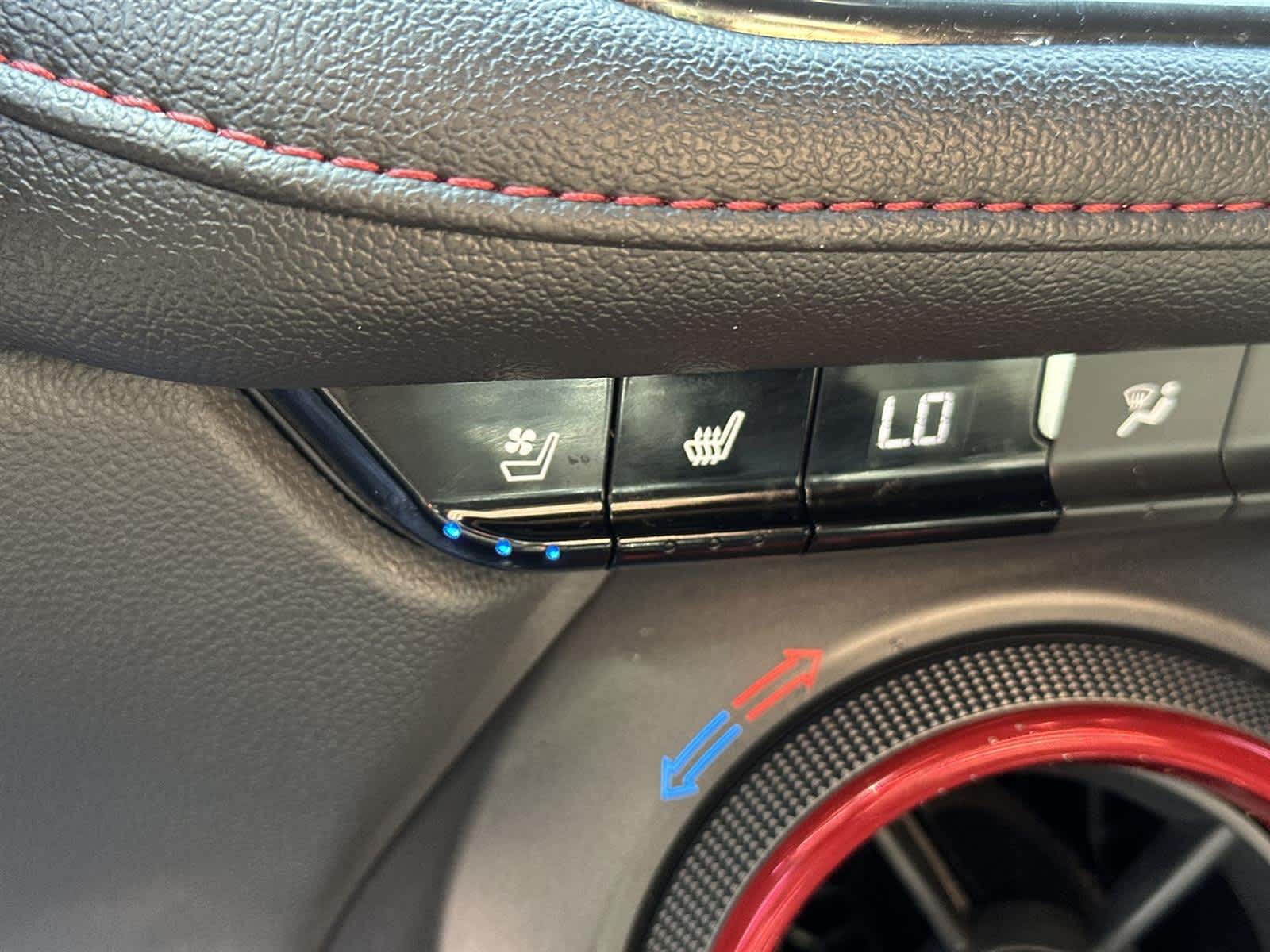 Thumbnail: 2020 Chevrolet Blazer - 26