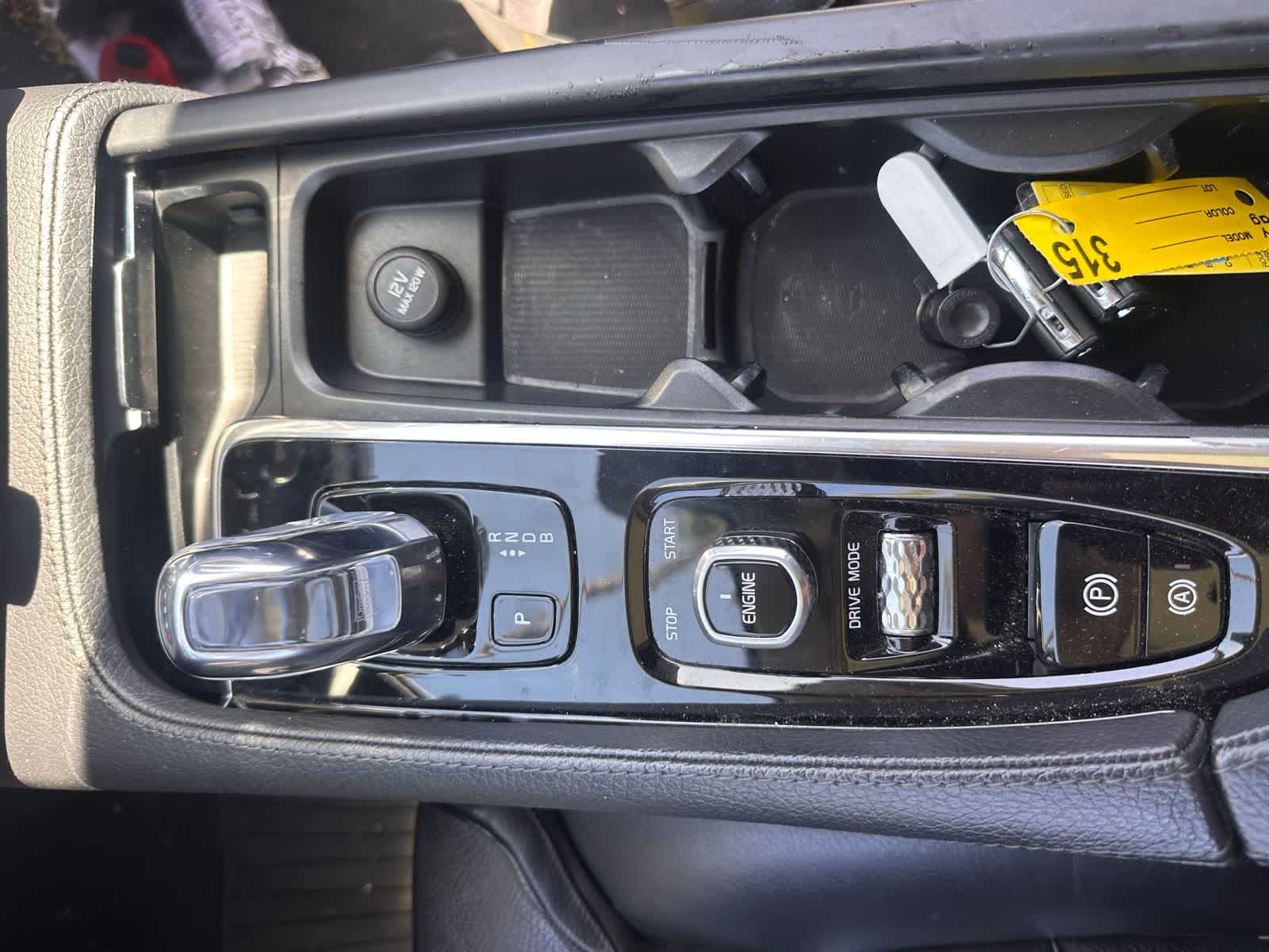 Thumbnail: 2016 Volvo XC90 - 17