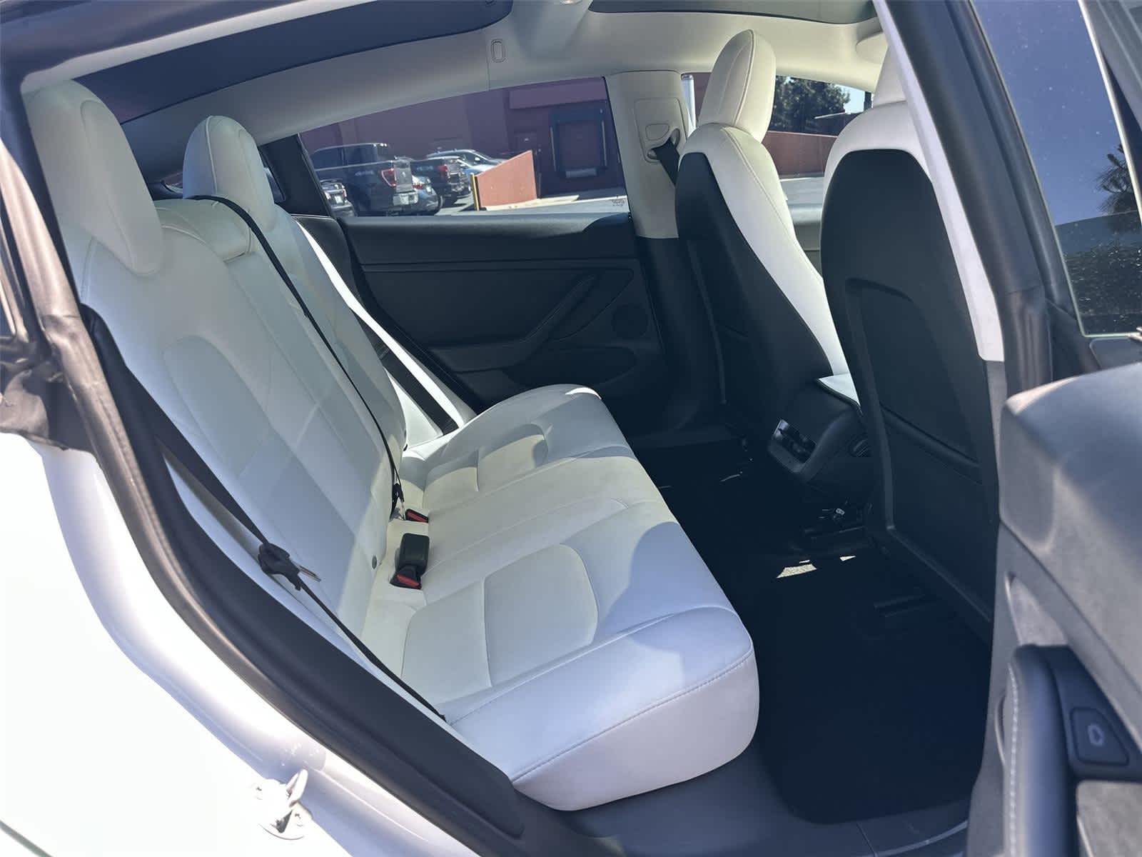 Thumbnail: 2022 Tesla Model 3 - 13