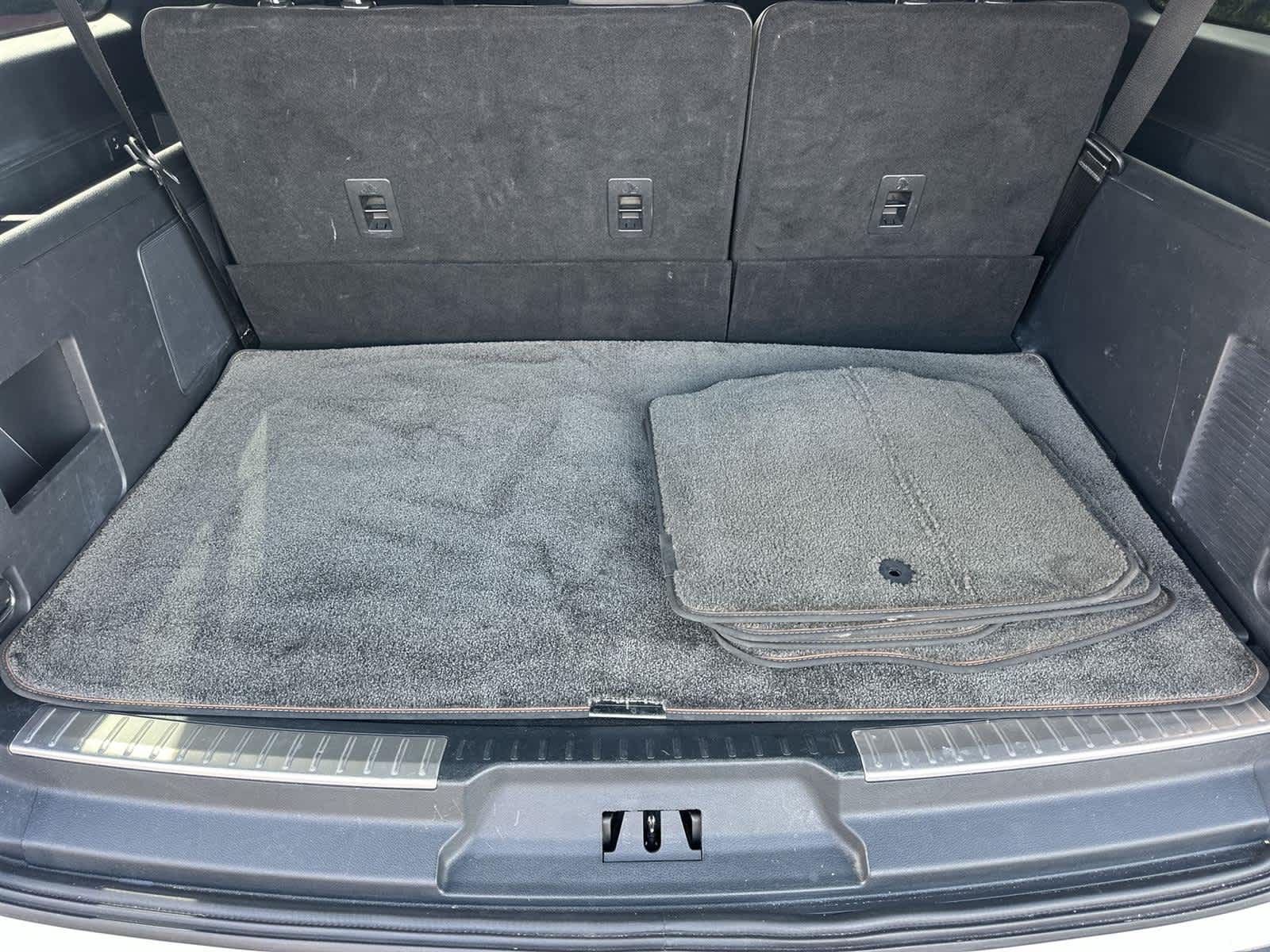 Thumbnail: 2023 Lincoln Navigator L - 20