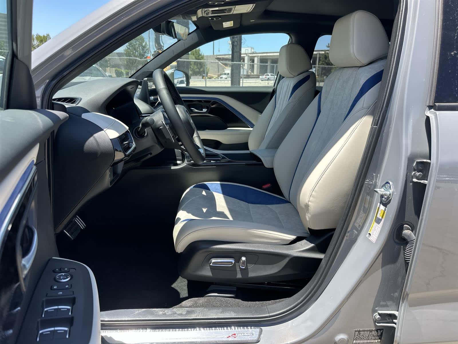 Thumbnail: 2025 Acura ADX - 11