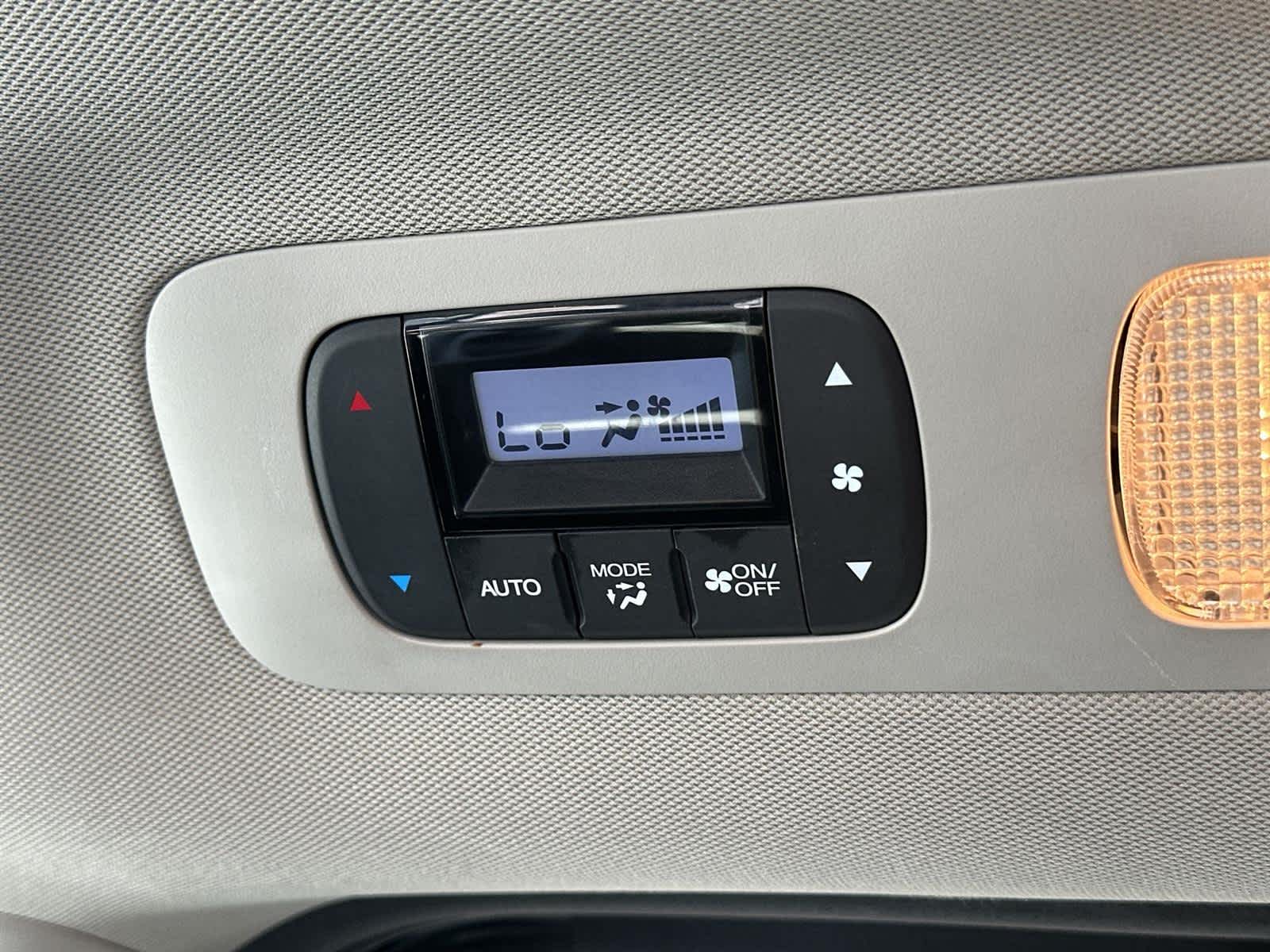 Thumbnail: 2015 Honda Odyssey - 30