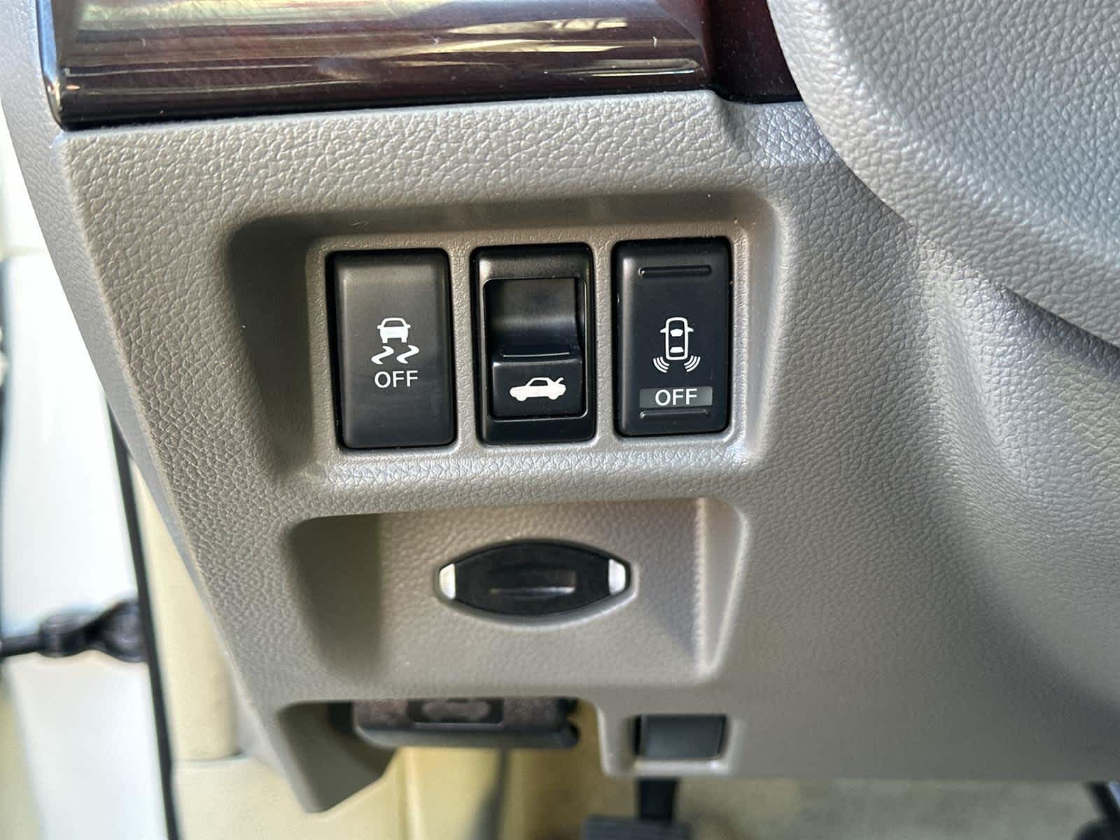 Thumbnail: 2011 INFINITI G37 - 28