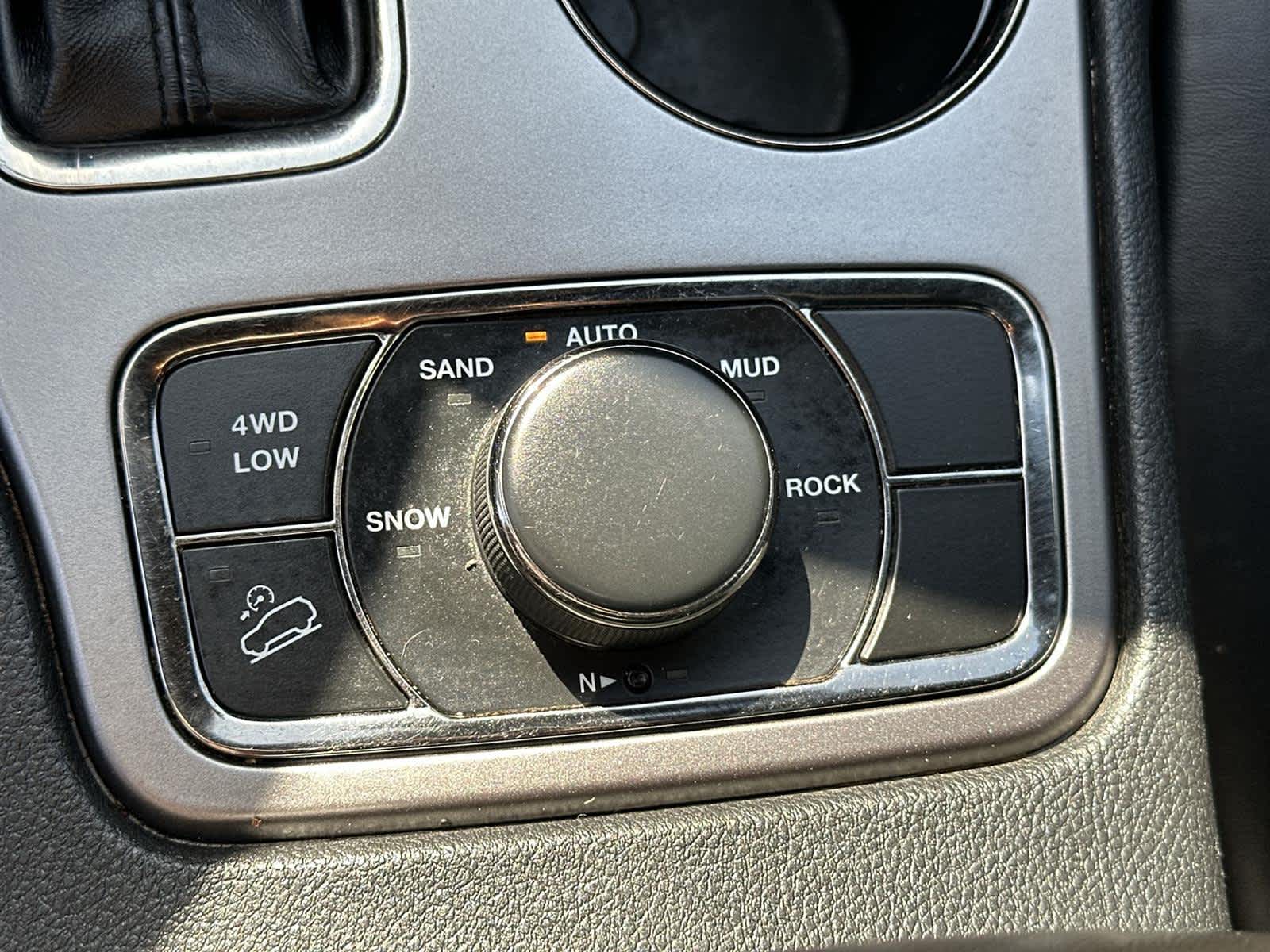 Thumbnail: 2020 Jeep Grand Cherokee - 26