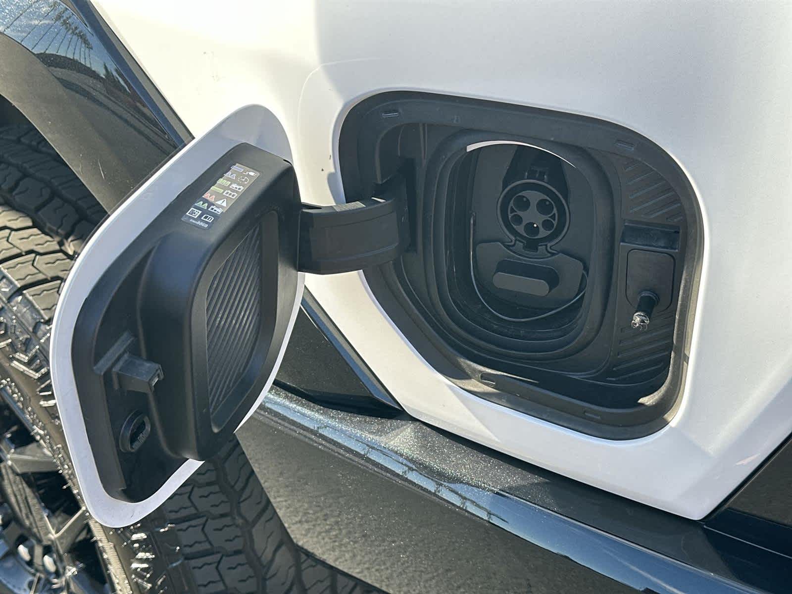 Thumbnail: 2025 GMC Hummer EV - 9