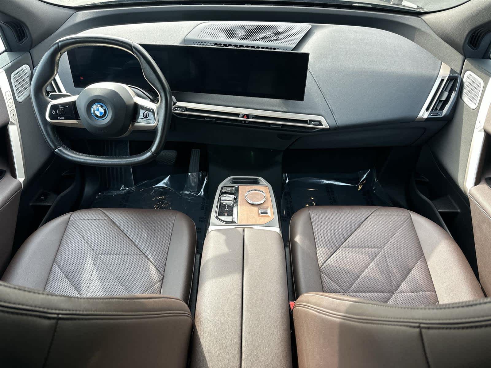 Thumbnail: 2024 BMW iX - 10