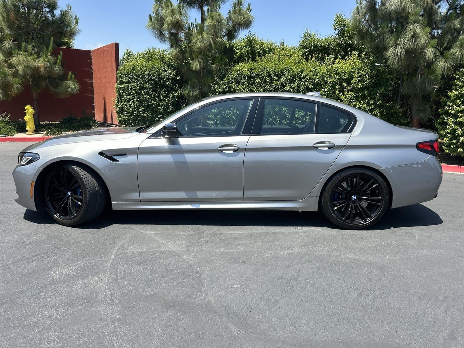Thumbnail: 2022 BMW M5 - 3