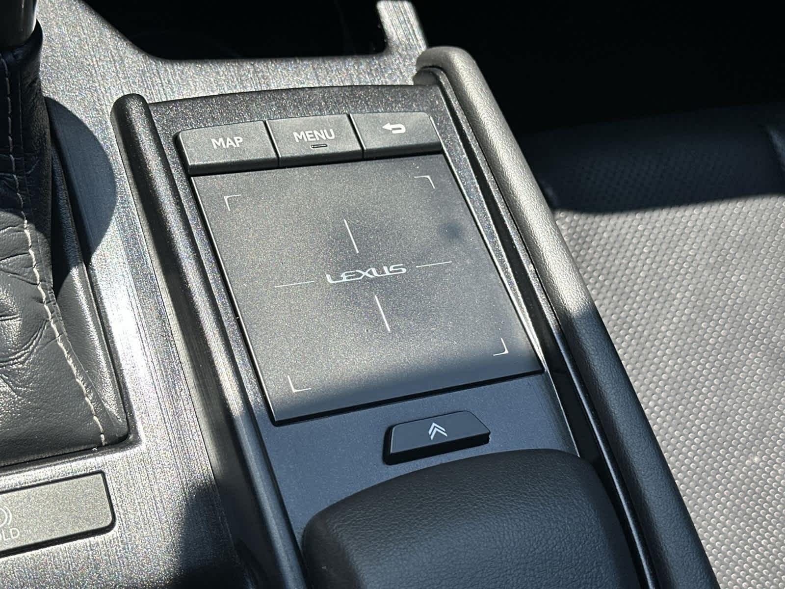 Thumbnail: 2020 Lexus ES - 28