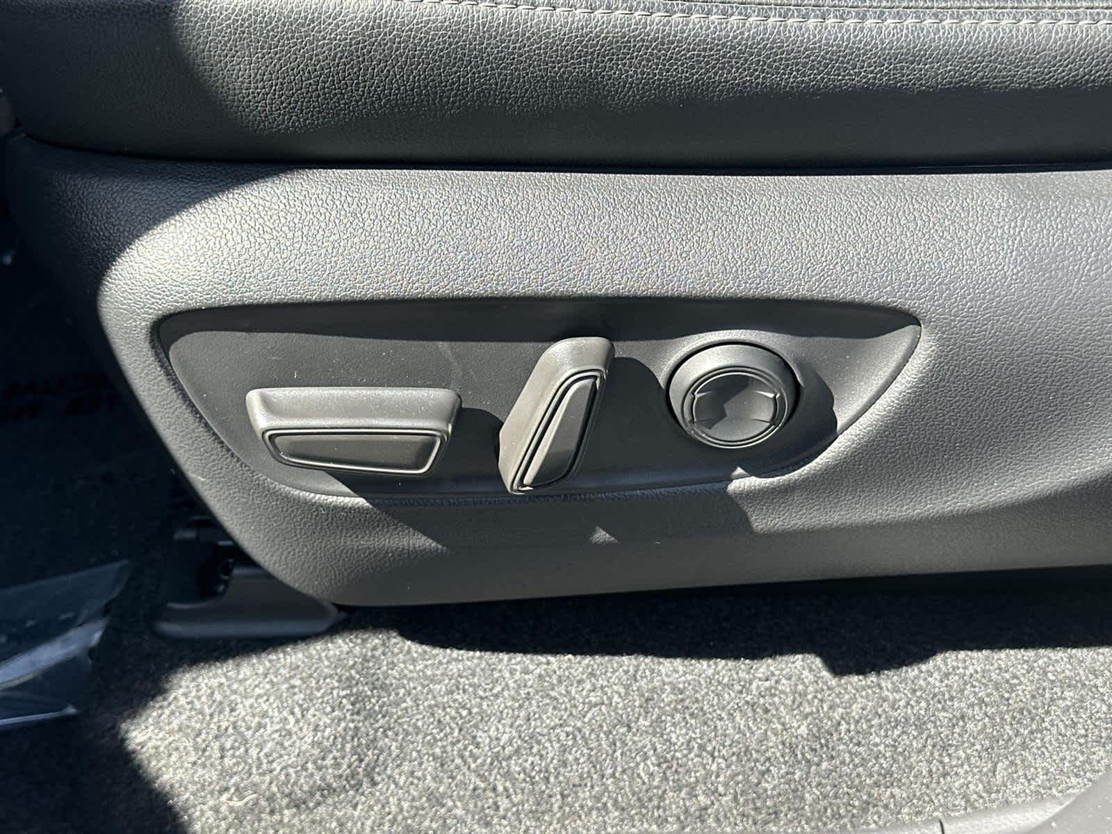 Thumbnail: 2024 Toyota Land Cruiser - 23