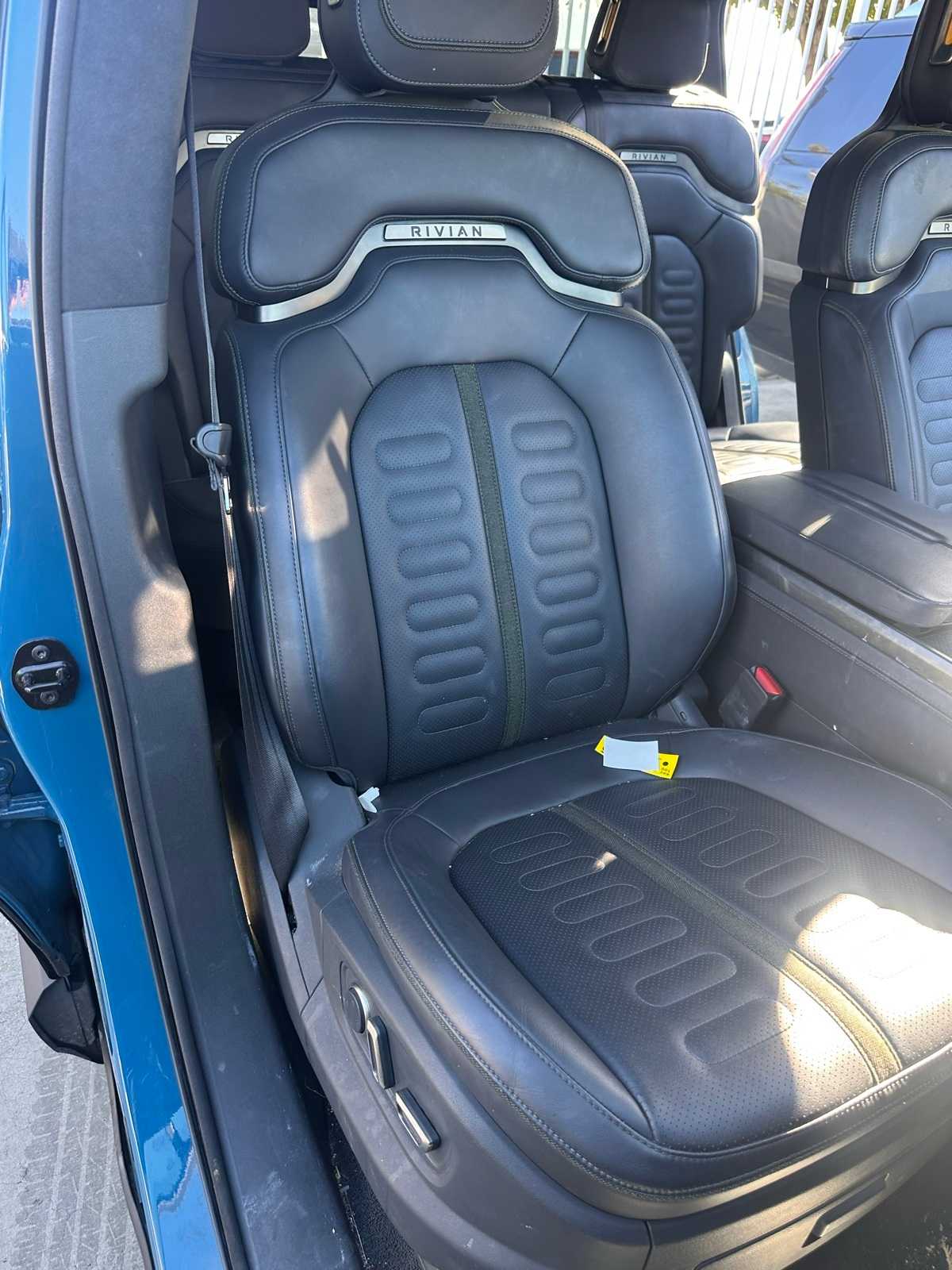 Thumbnail: 2023 Rivian R1S - 12