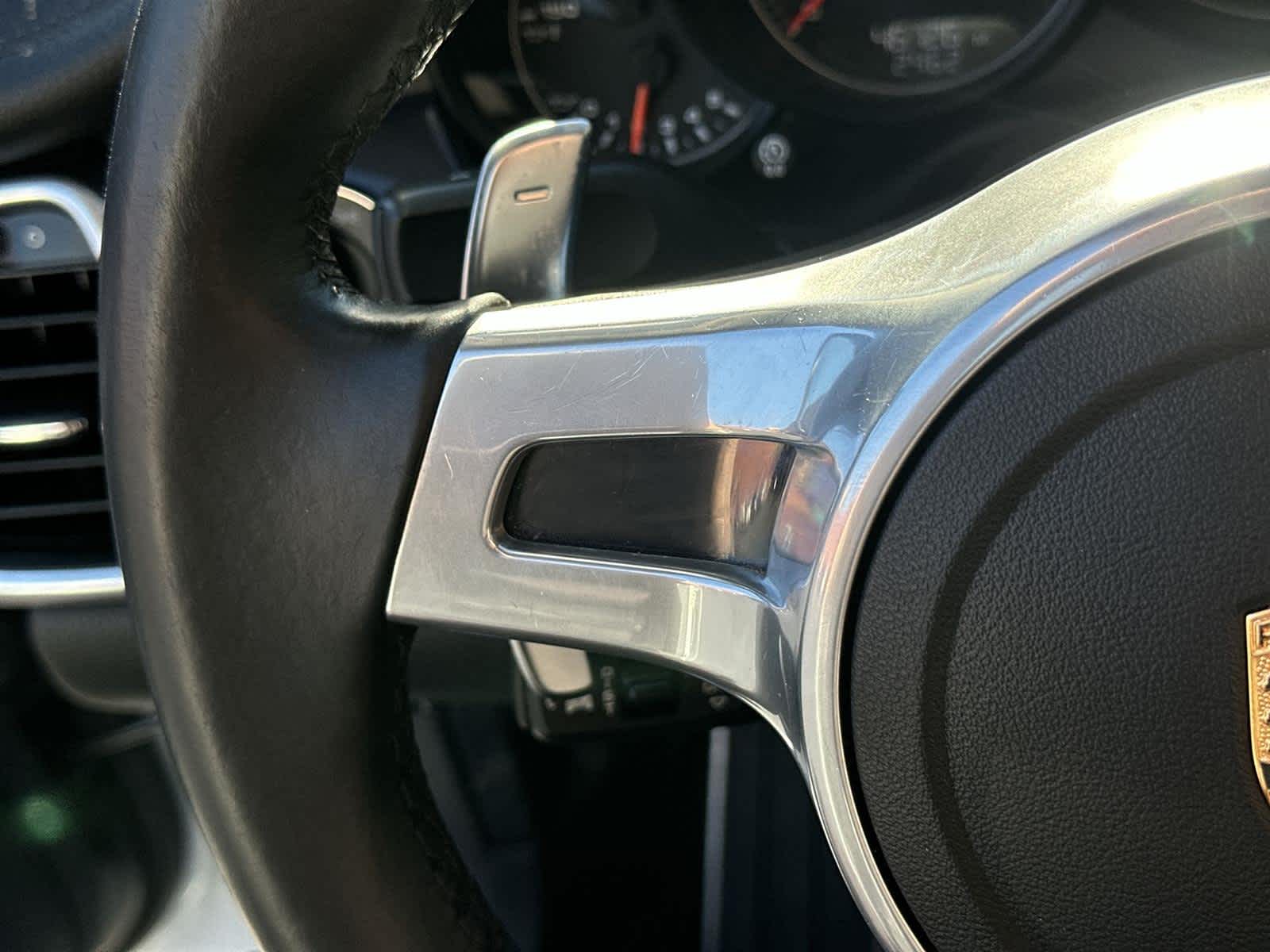 Thumbnail: 2016 Porsche Panamera - 24