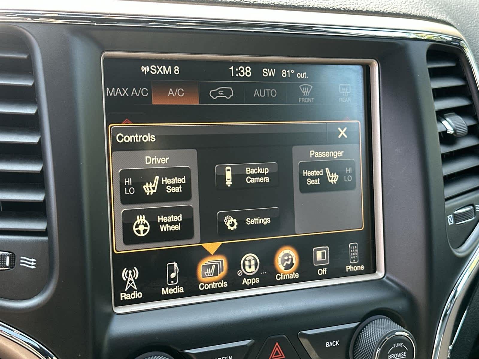 Thumbnail: 2017 Jeep Grand Cherokee - 28