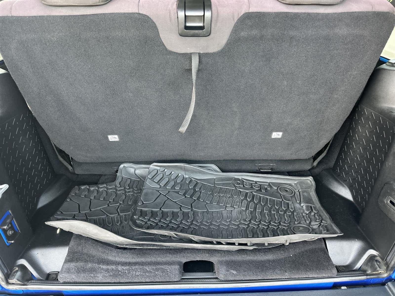 Thumbnail: 2015 Jeep Wrangler - 19