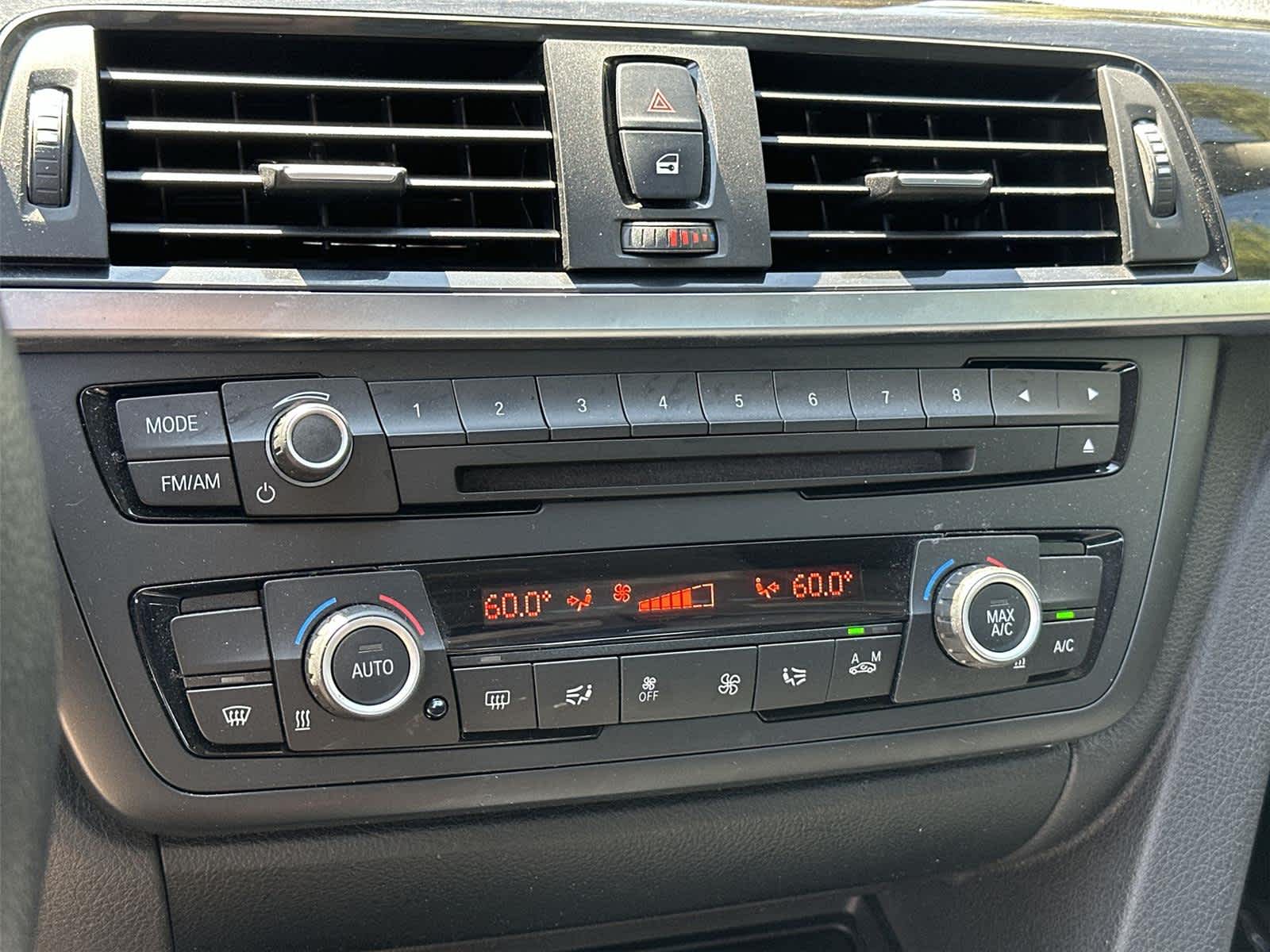 Thumbnail: 2015 BMW 3 Series - 26