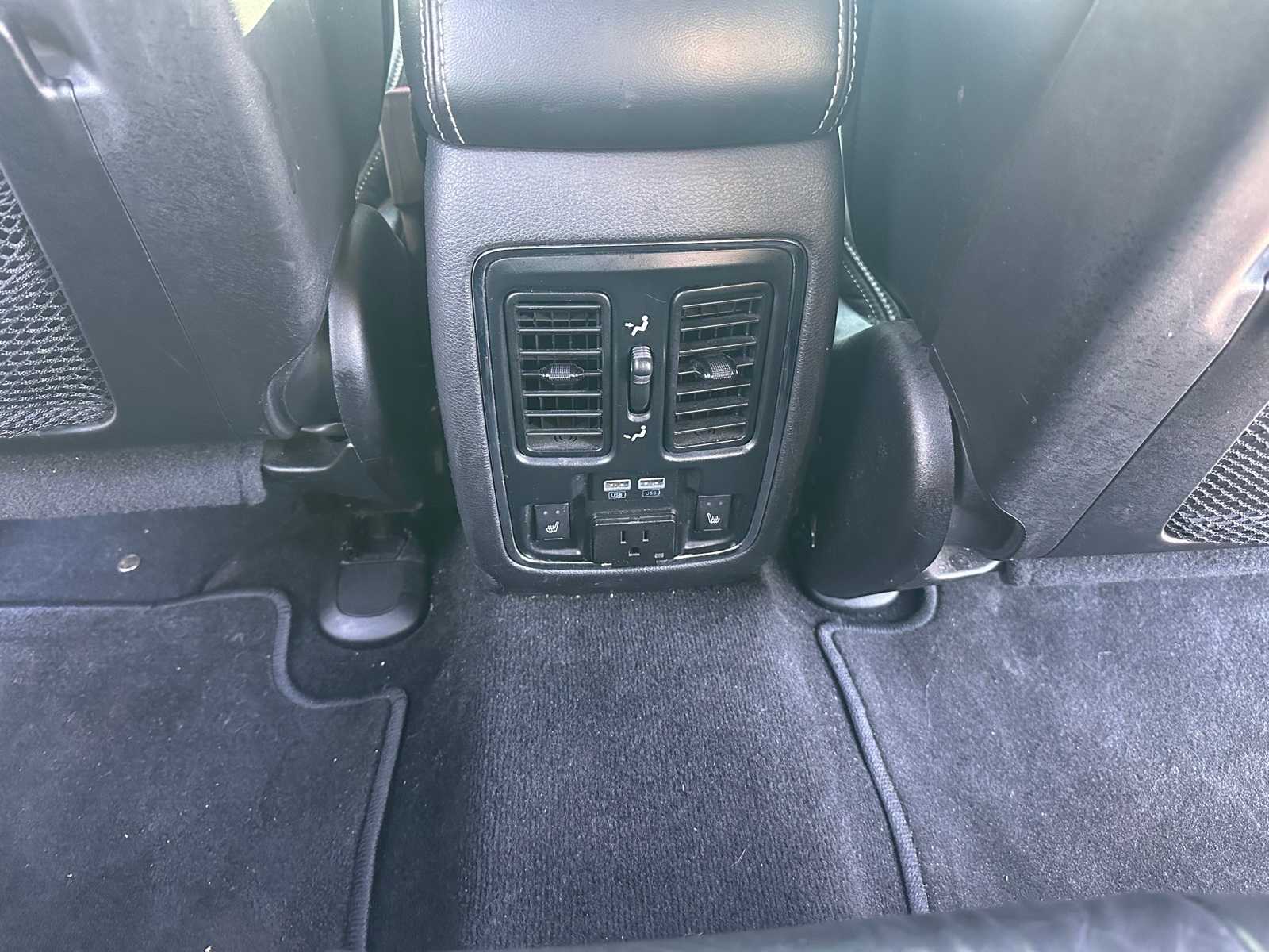 Thumbnail: 2015 Jeep Grand Cherokee - 23