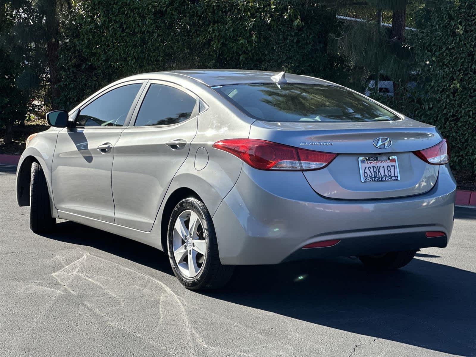 Thumbnail: 2011 Hyundai Elantra - 4