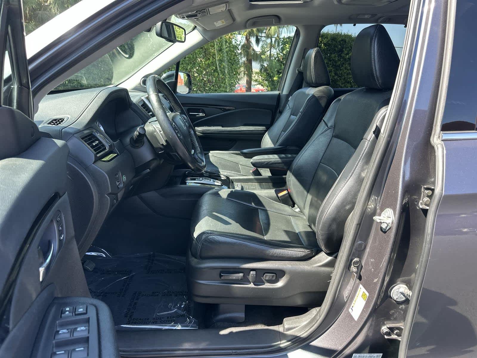 Thumbnail: 2017 Honda Pilot - 11