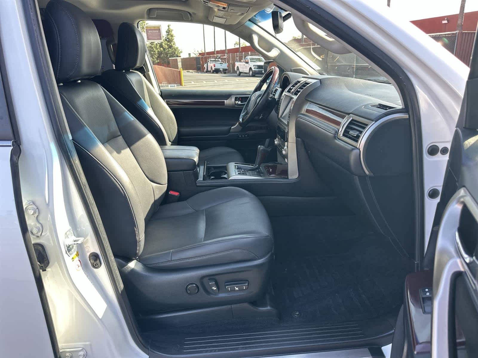 Thumbnail: 2019 Lexus GX - 14