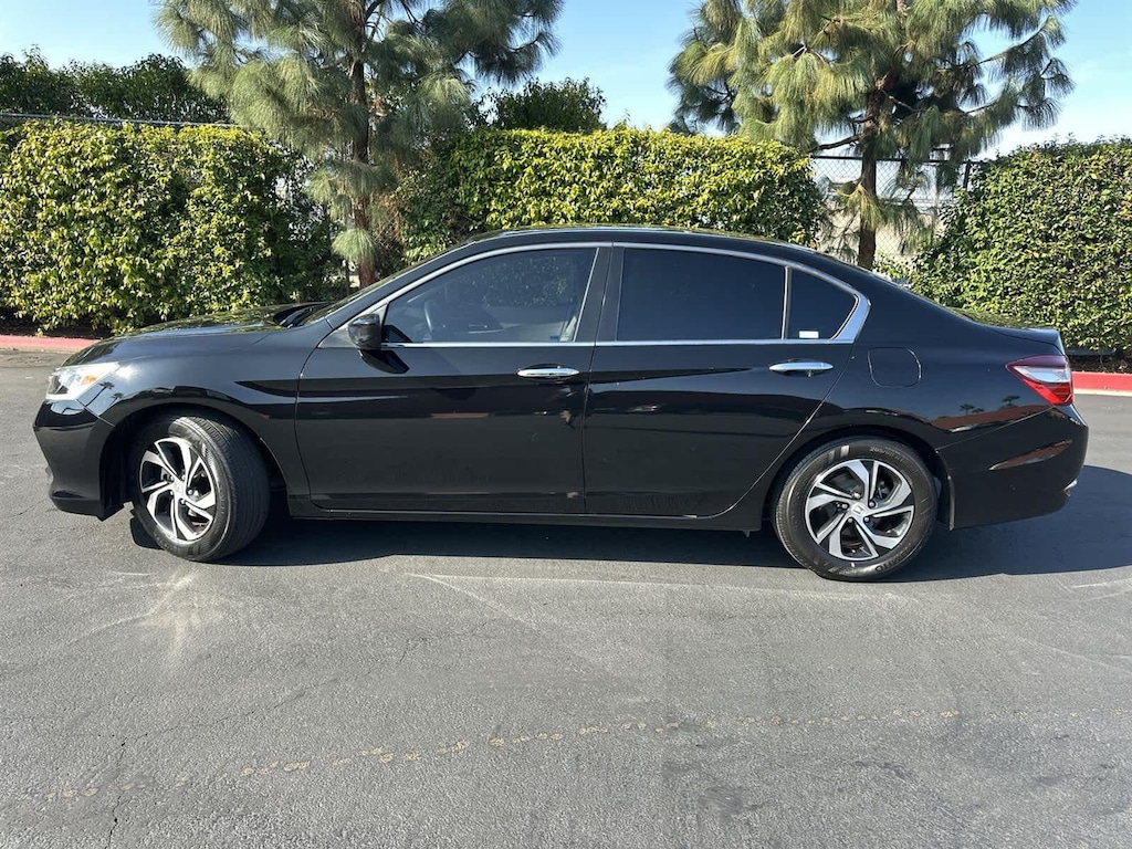 Used 2017 Honda Accord LX Sedan