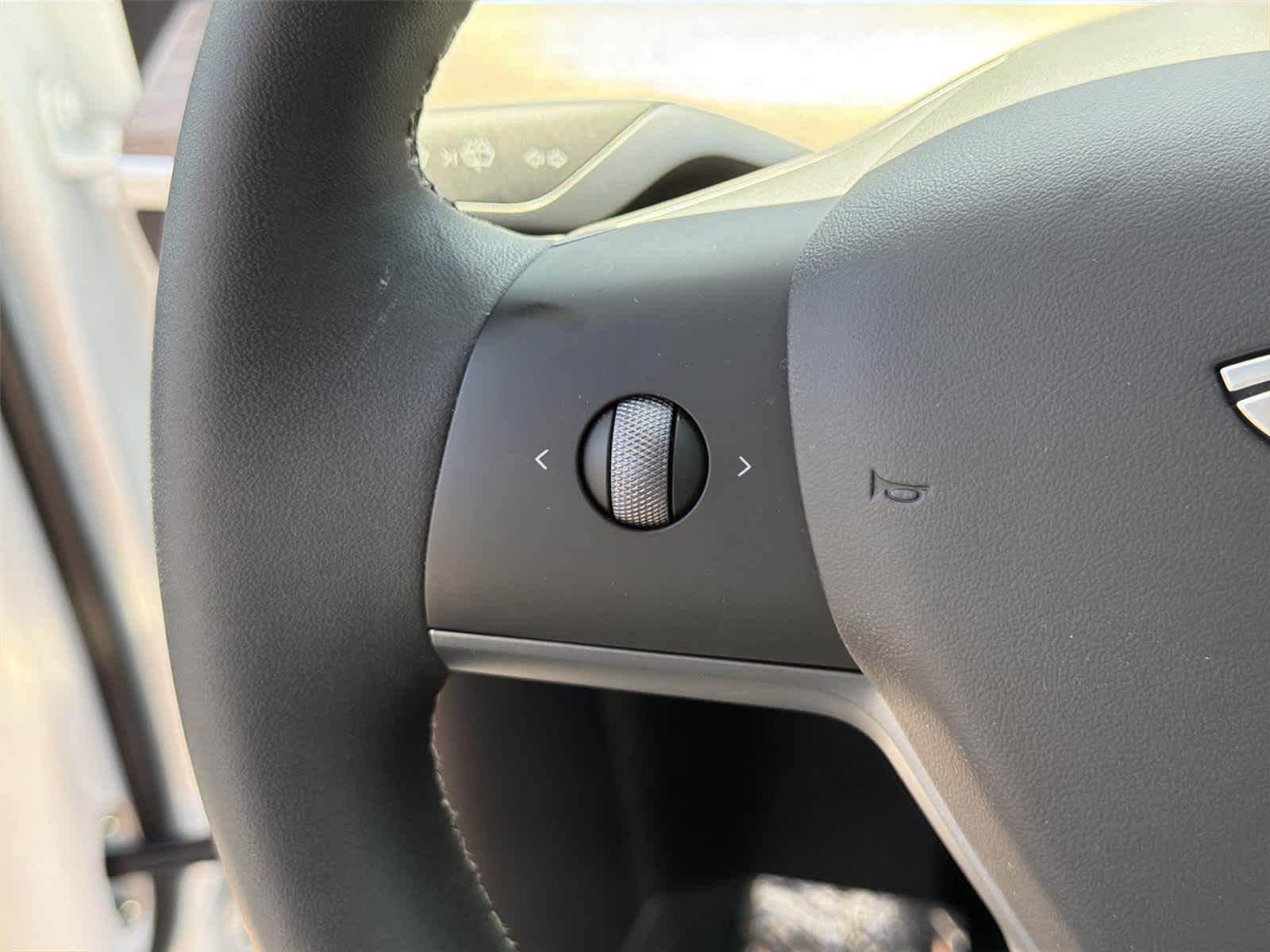 Thumbnail: 2025 Tesla Model Y - 24
