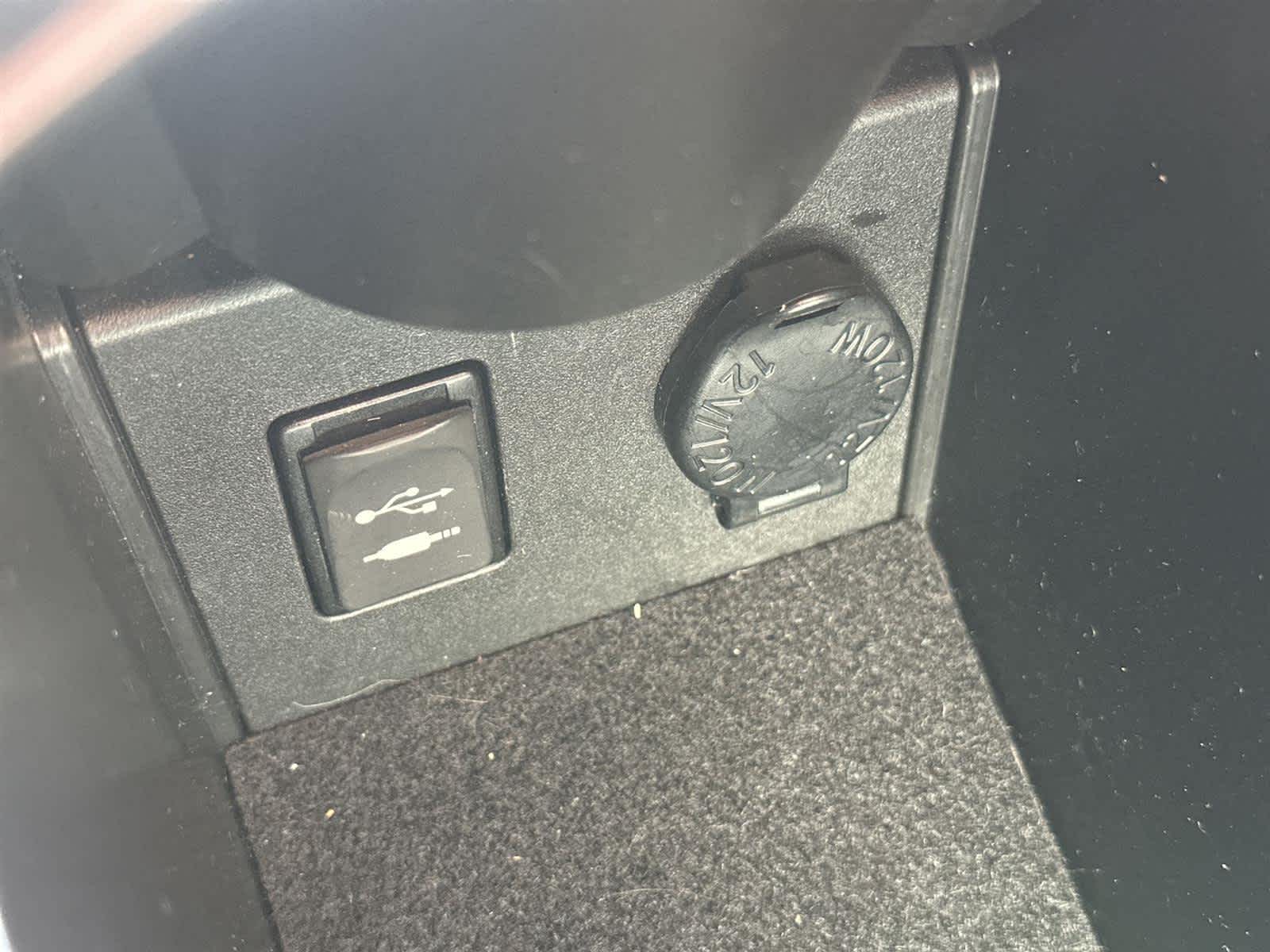 Thumbnail: 2013 Toyota Prius - 31