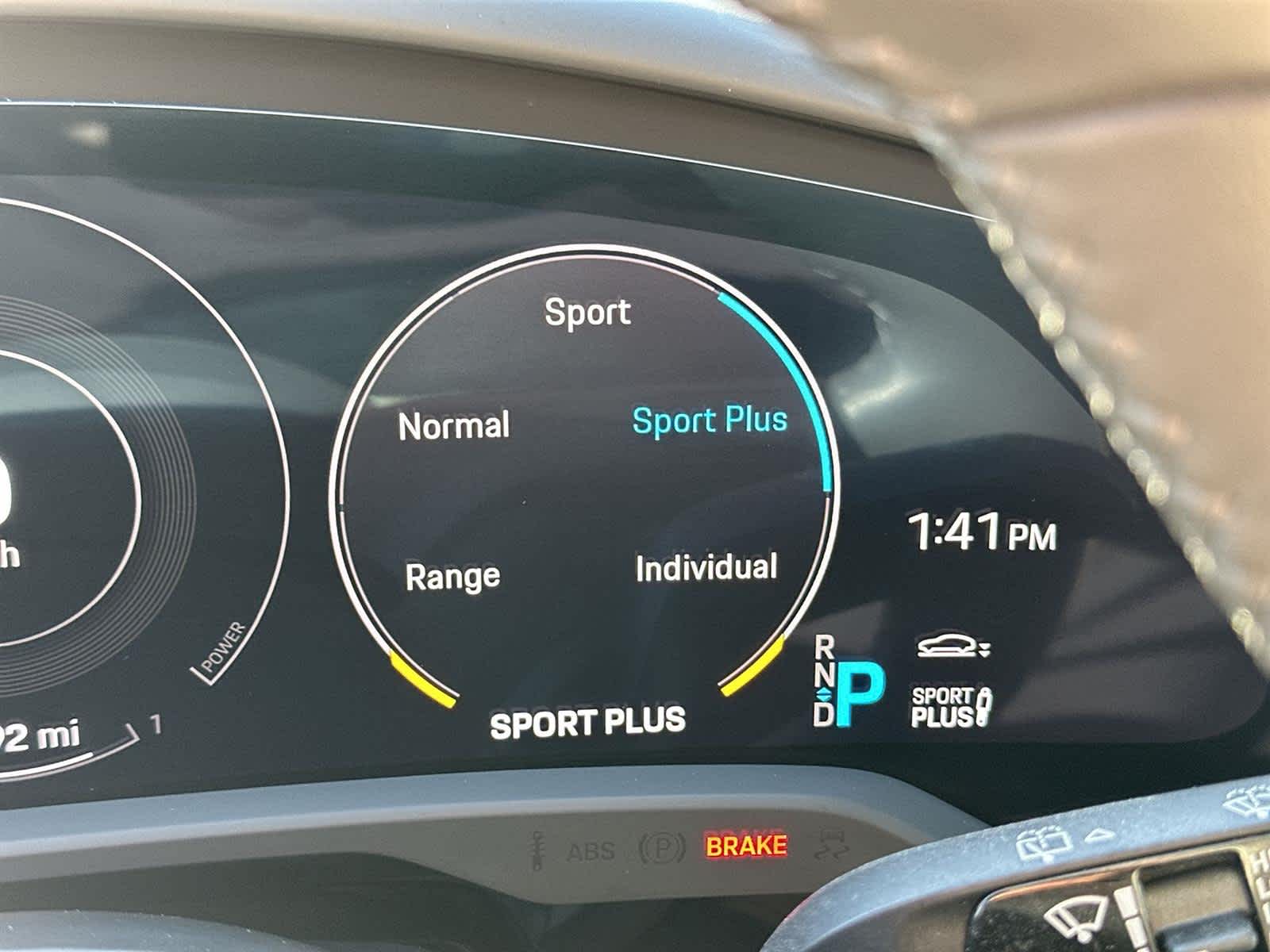 Thumbnail: 2023 Porsche Taycan - 28