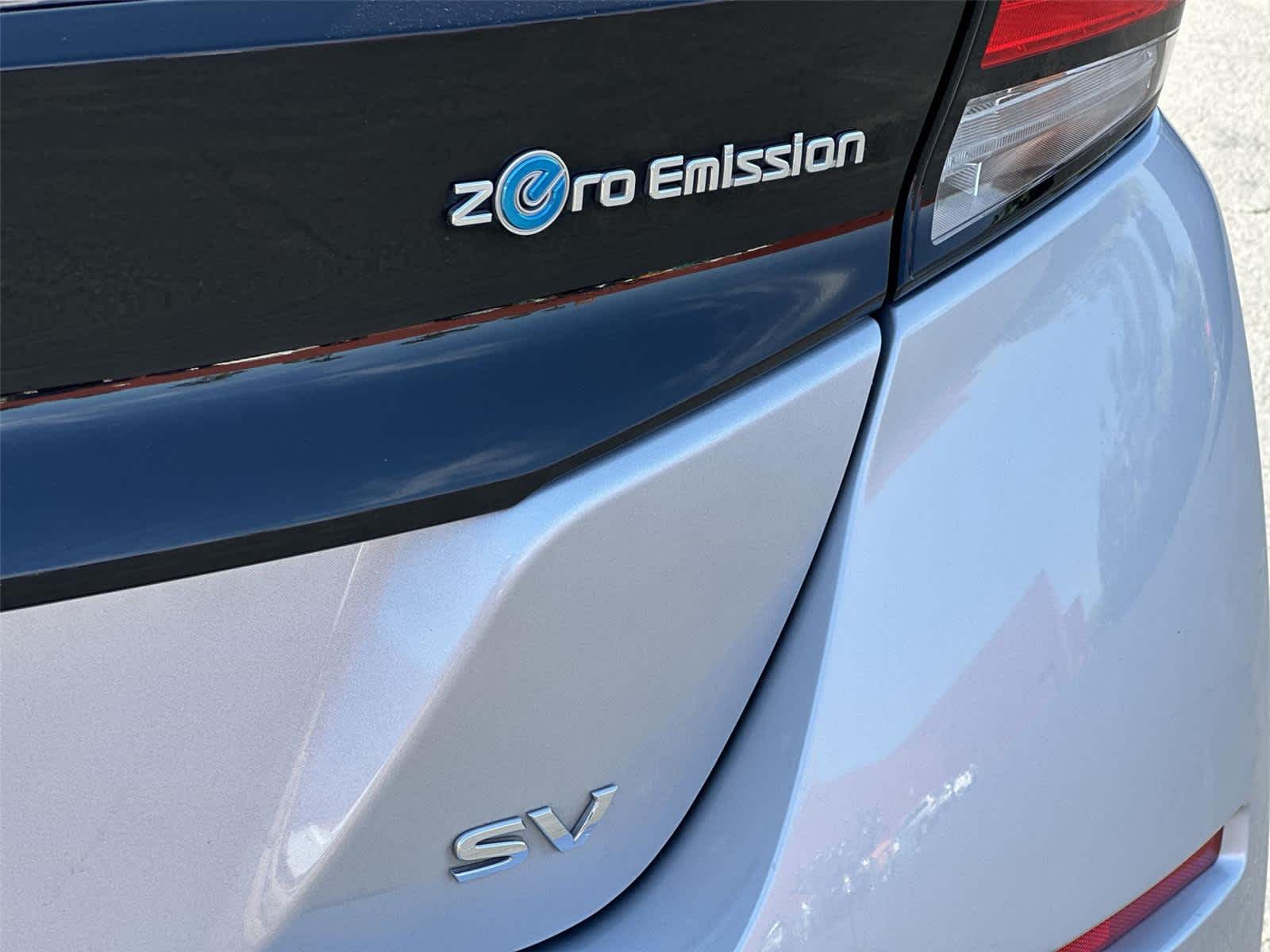 Thumbnail: 2022 Nissan Leaf - 8