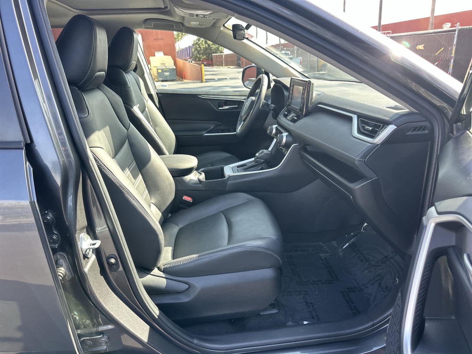 Thumbnail: 2022 Toyota RAV4 - 15