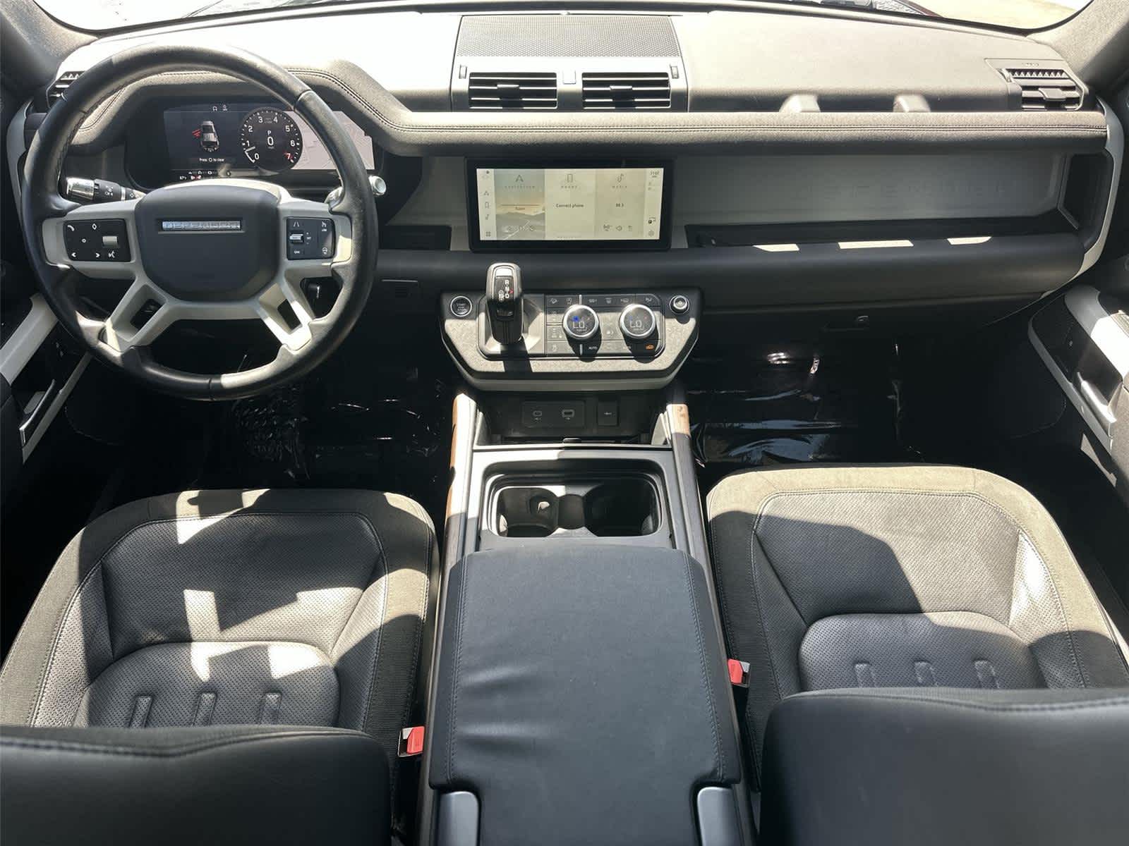 Thumbnail: 2020 Land Rover Defender - 11