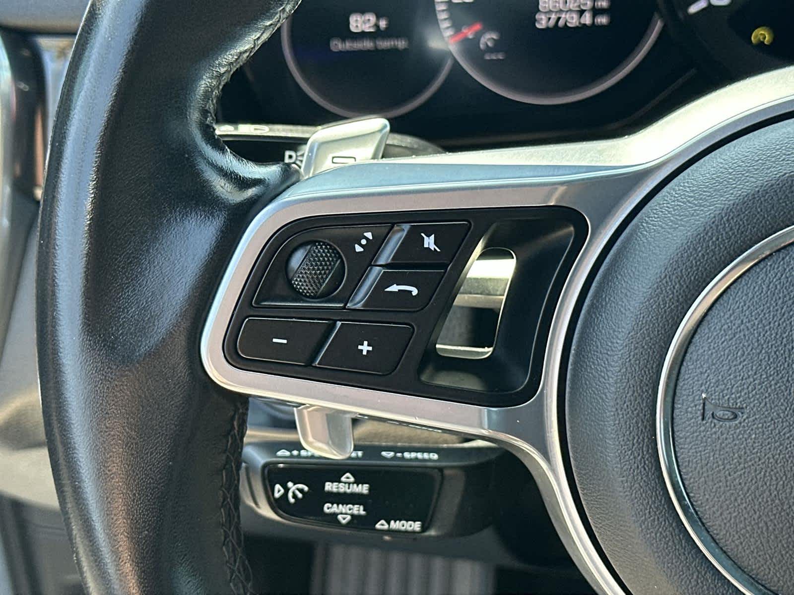 Thumbnail: 2020 Porsche Cayenne - 24