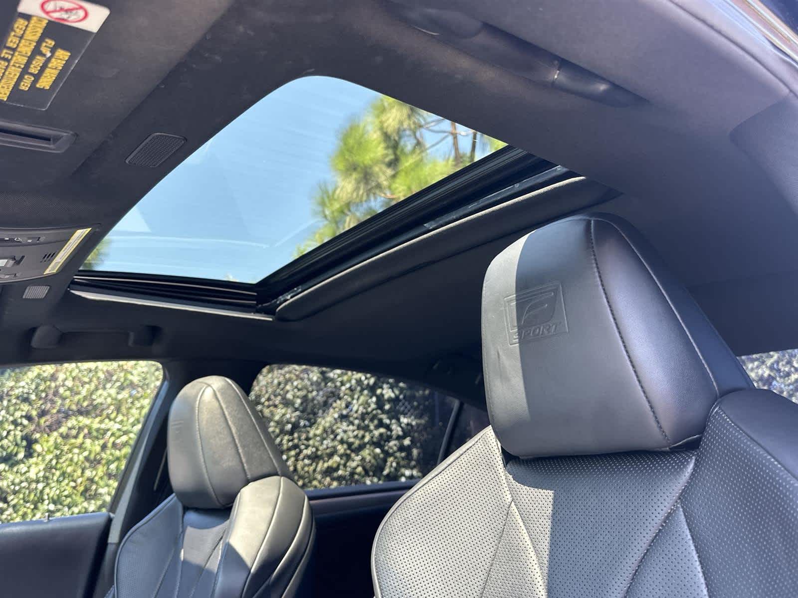 Thumbnail: 2020 Lexus ES - 32