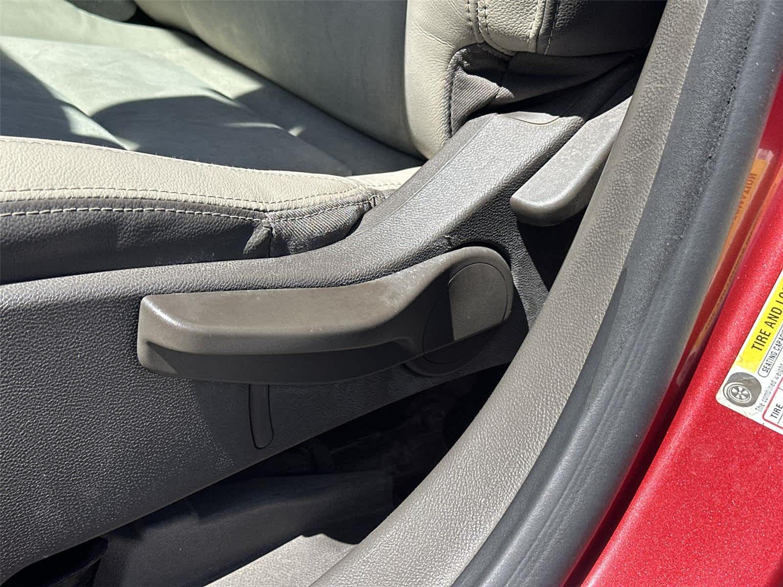 Thumbnail: 2013 Chevrolet Volt - 23