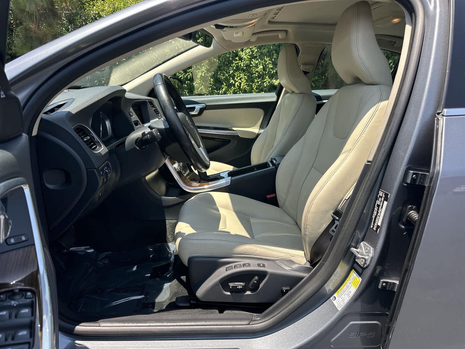 Thumbnail: 2016 Volvo S60 - 11