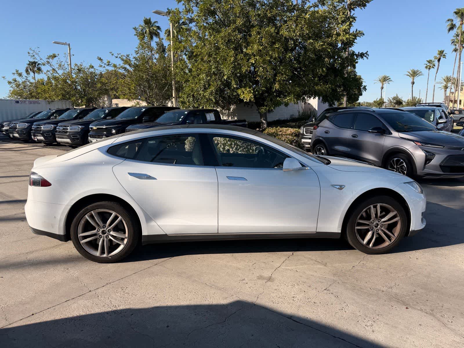 Thumbnail: 2015 Tesla Model S - 6