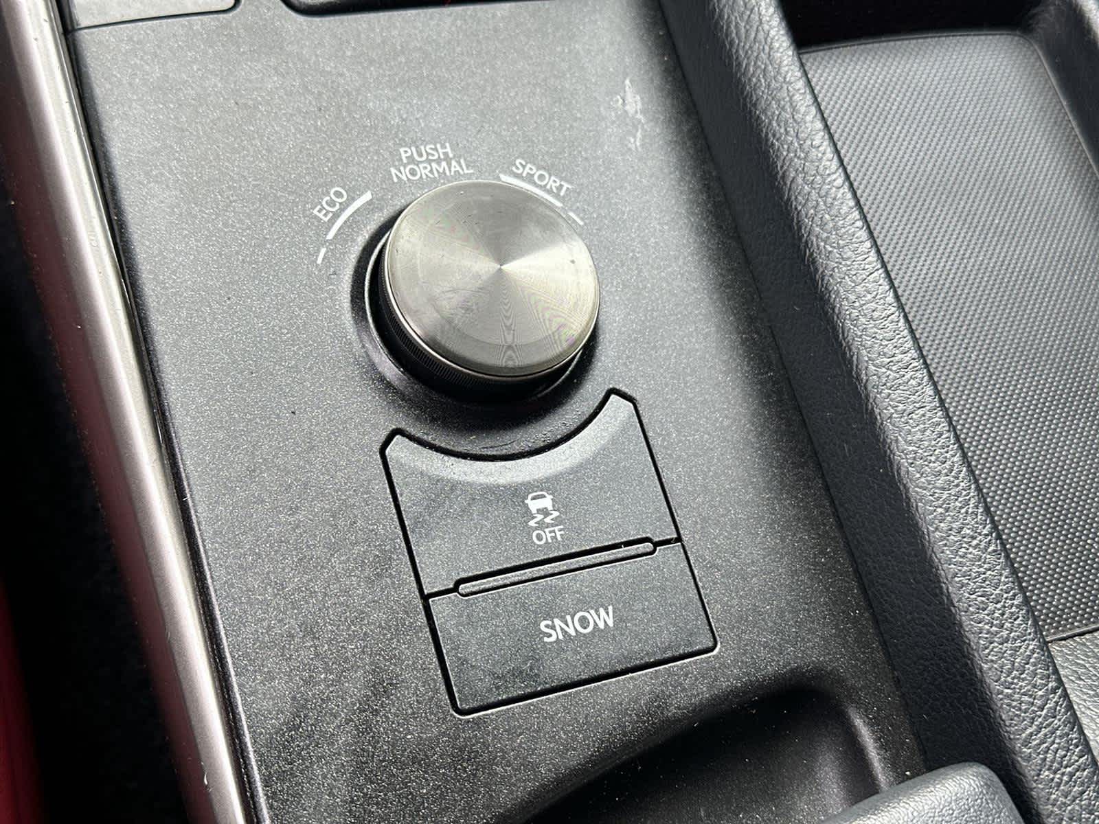 Thumbnail: 2016 Lexus IS - 26