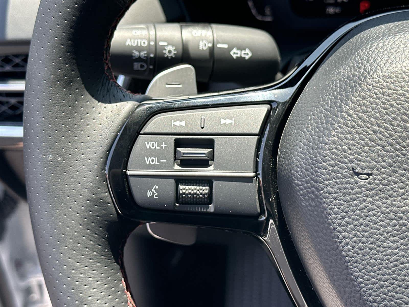 Thumbnail: 2025 Acura ADX - 22