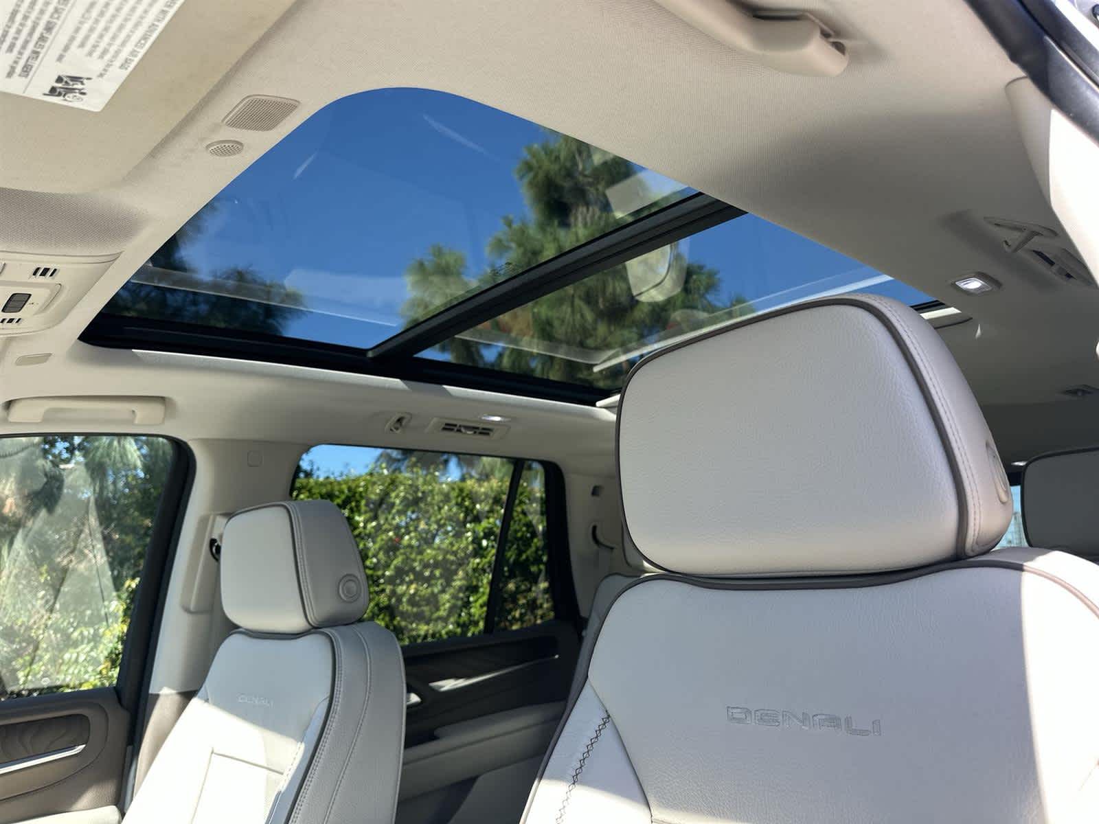 Thumbnail: 2022 GMC Yukon - 31