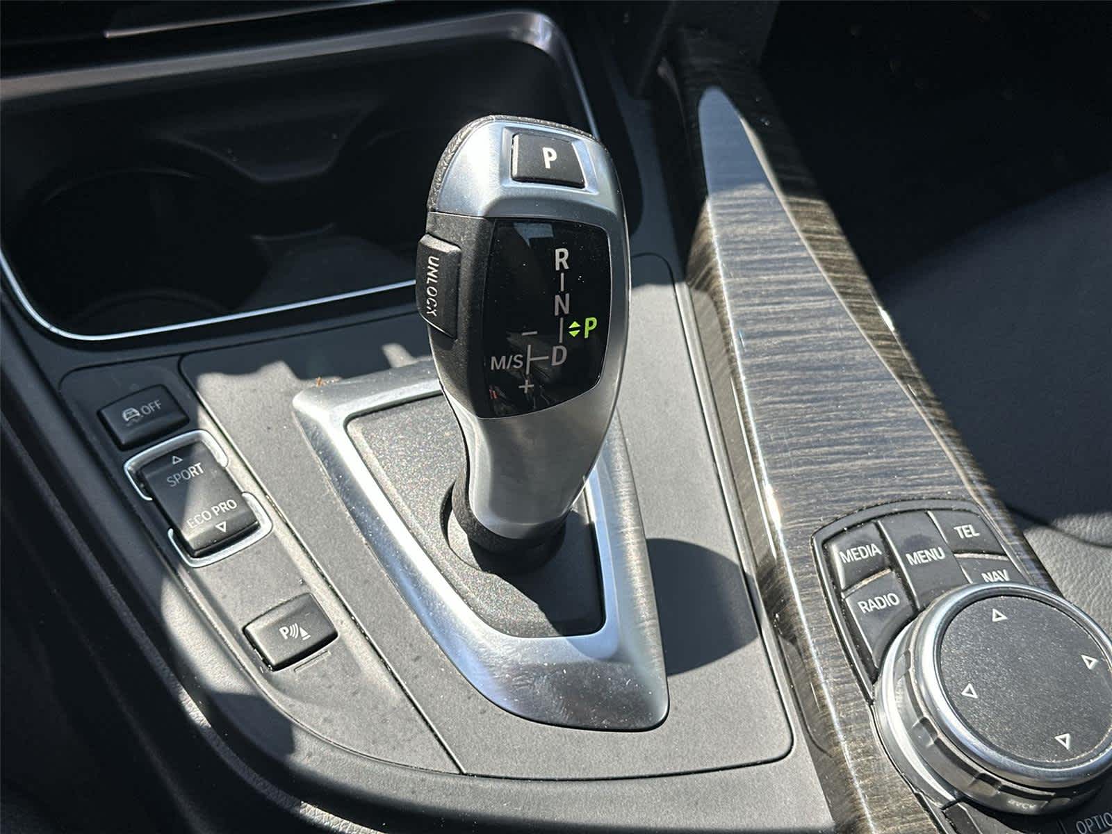 Thumbnail: 2015 BMW 3 Series - 18