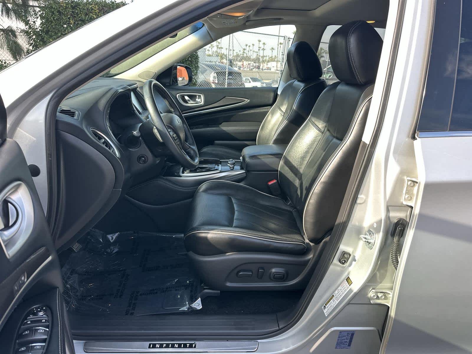 Thumbnail: 2016 INFINITI QX60 - 11