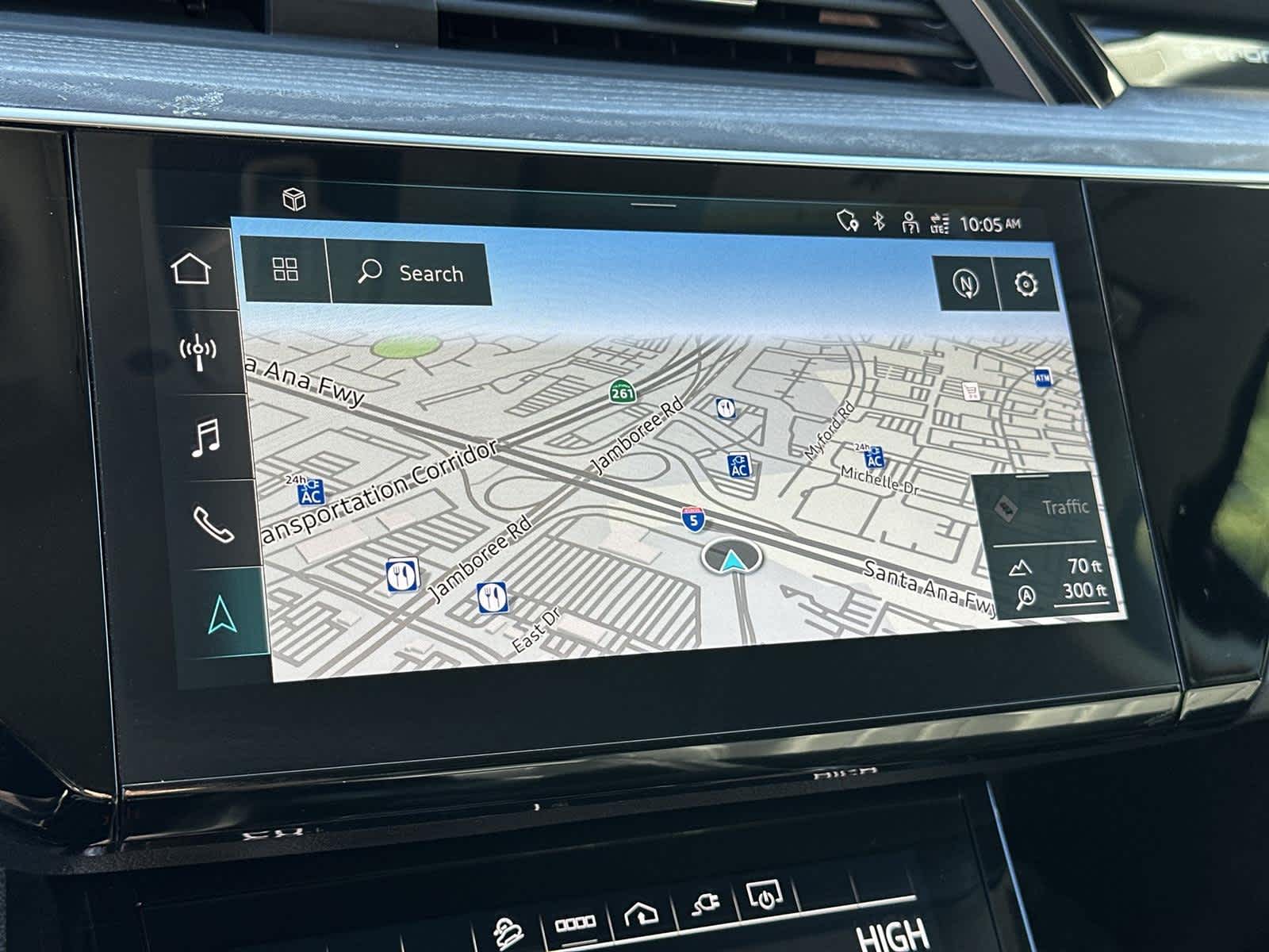 Thumbnail: 2022 Audi e-tron - 17