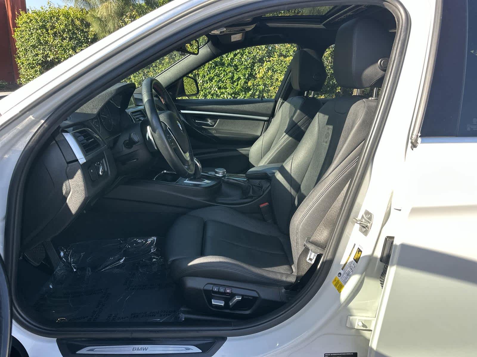 Thumbnail: 2017 BMW 3 Series - 11