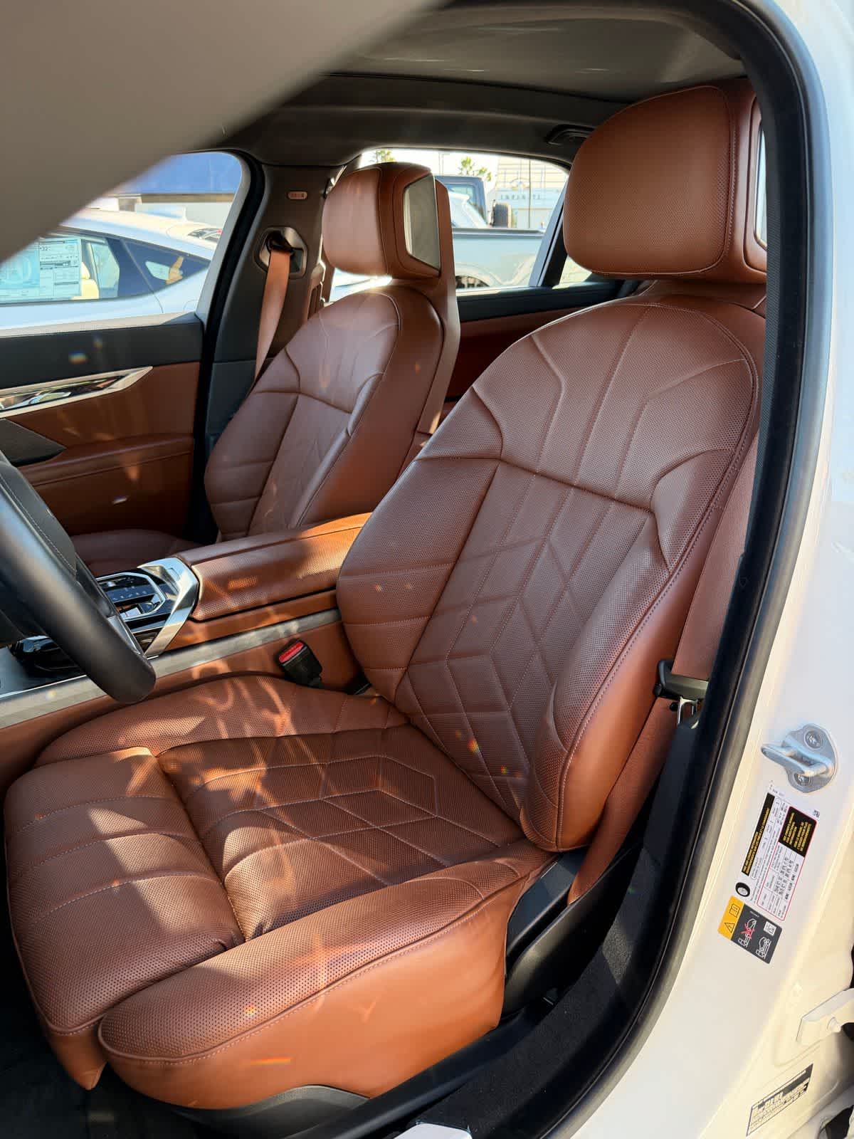 Thumbnail: 2025 BMW i7 - 9