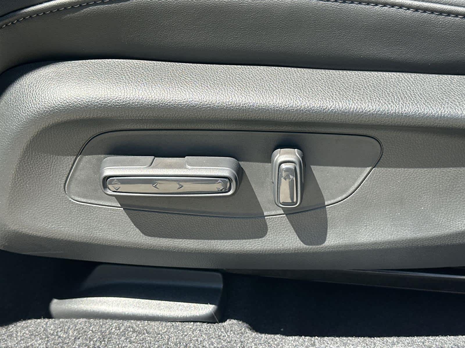 Thumbnail: 2025 Acura ADX - 21