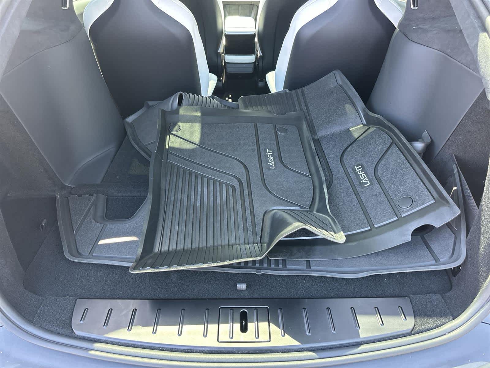 Thumbnail: 2026 Tesla Model X - 20