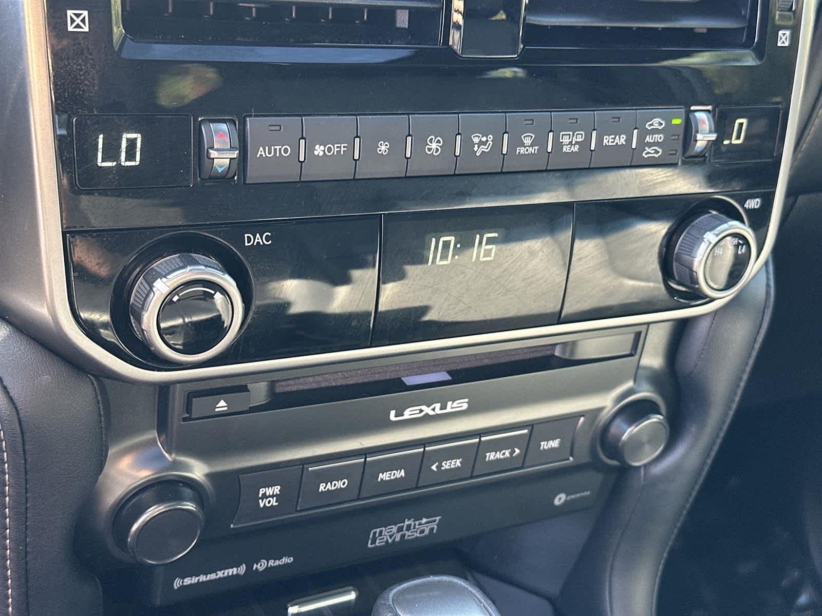 Thumbnail: 2022 Lexus GX - 30