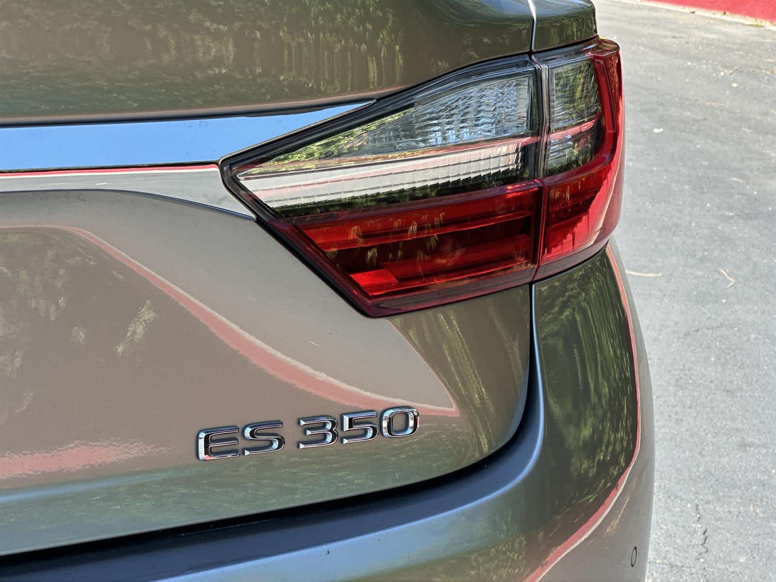 Thumbnail: 2017 Lexus ES - 7